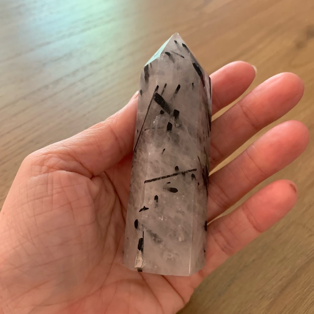 Tourmalinated quartz point